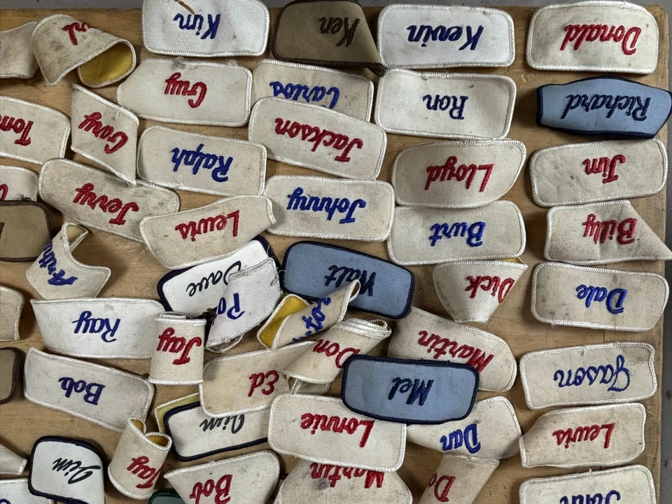 #17 WHOLESALE Vtg Lot 100 1970s Embroidered Cloth Name Uniform Patches - Image 4 of 4