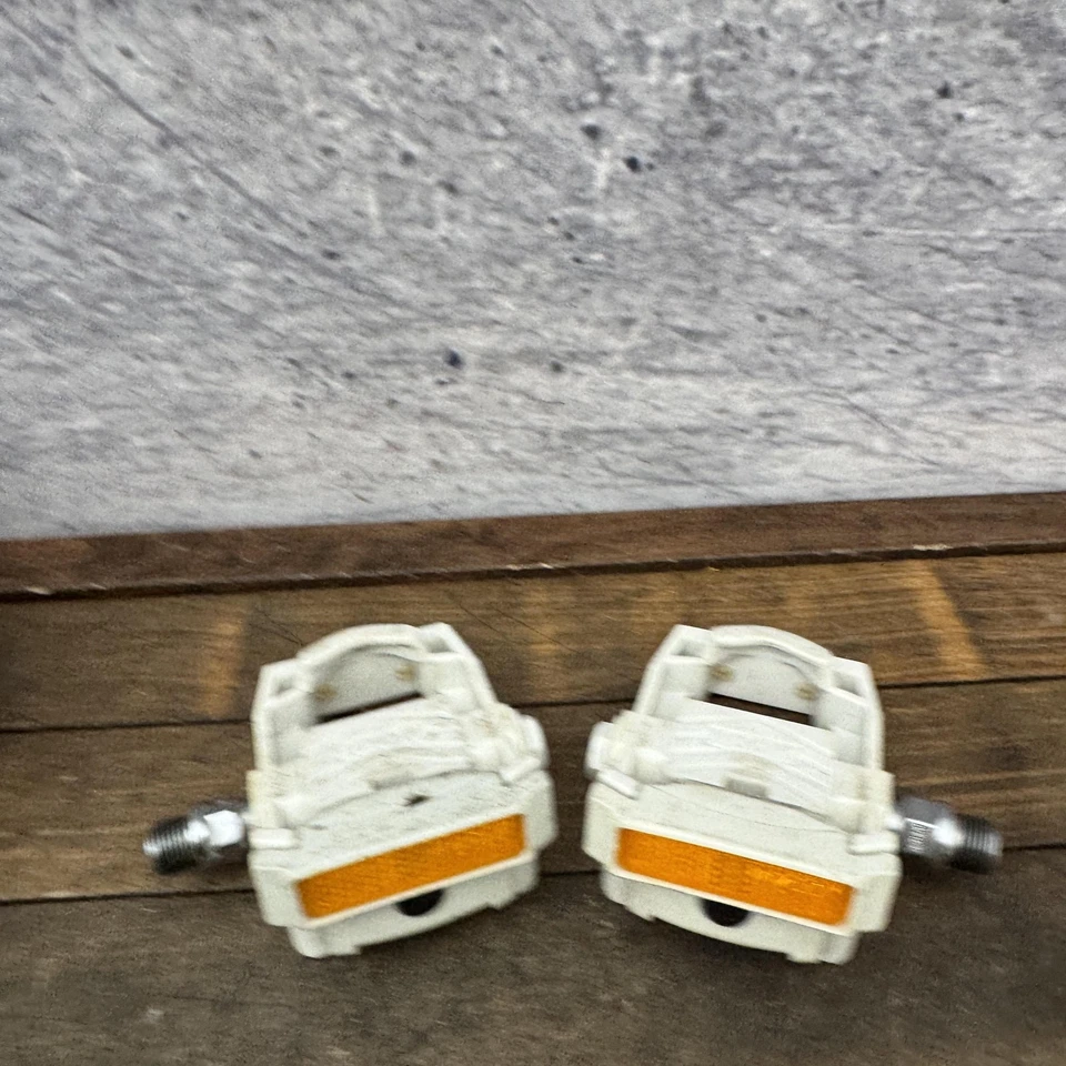 复古 LOOK Road Clipless 踏板白色 9/16 线带红色 Delta 夹板 PS 26 — 第 3/4 张图片