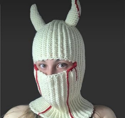 Beanie Balaclava White Knitted Winter Full Cover Face Mask w/ Horns & Blood - Picture 2 of 6