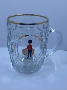 Buckingham Palace half pint glass gold rim trim 