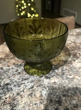 VINTAGE Green Pedestal 1970's FTD Bowl w/ Oak Leaf Design 5.5" Tall 6.5" Round