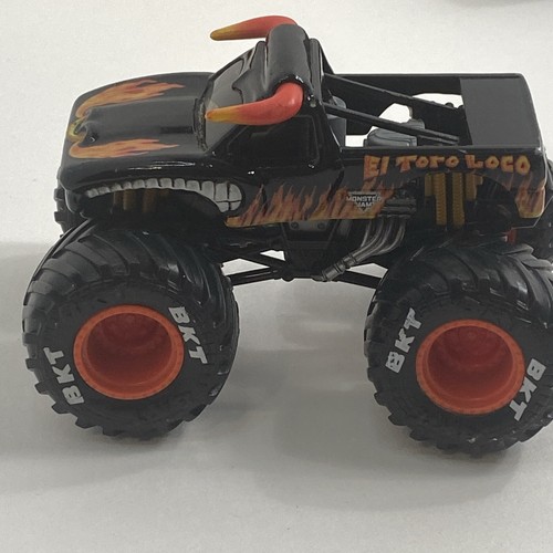 Monster Jam 1:64 Truck Lot of 6 Monster Mutt, Bone Shaker, Scoops Read! - Picture 9 of 15