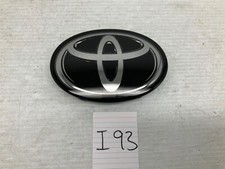 Toyota Grill Emblemlogo Camryavalonerav4 20181920 Oem