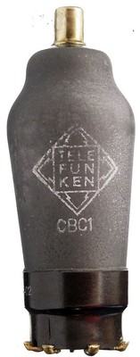 CBC1 Doppel-Diode-Triode. Eine historische Radioröhre von Telefunken. ID19279