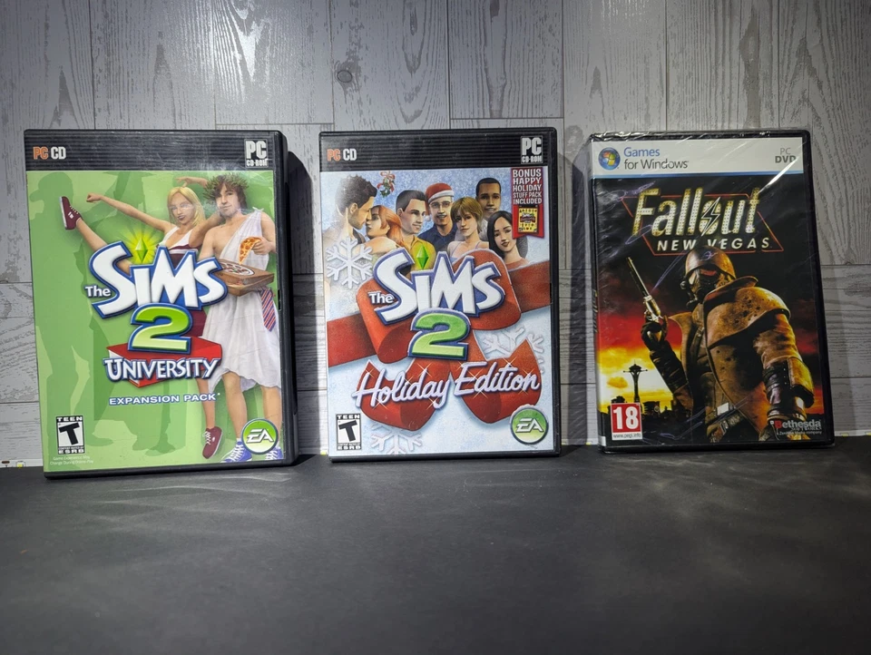 Videojuego PC CD-ROM, FallOut New Vegas + Sims 2 University / 2 Holiday Edition Foto 2 de 4