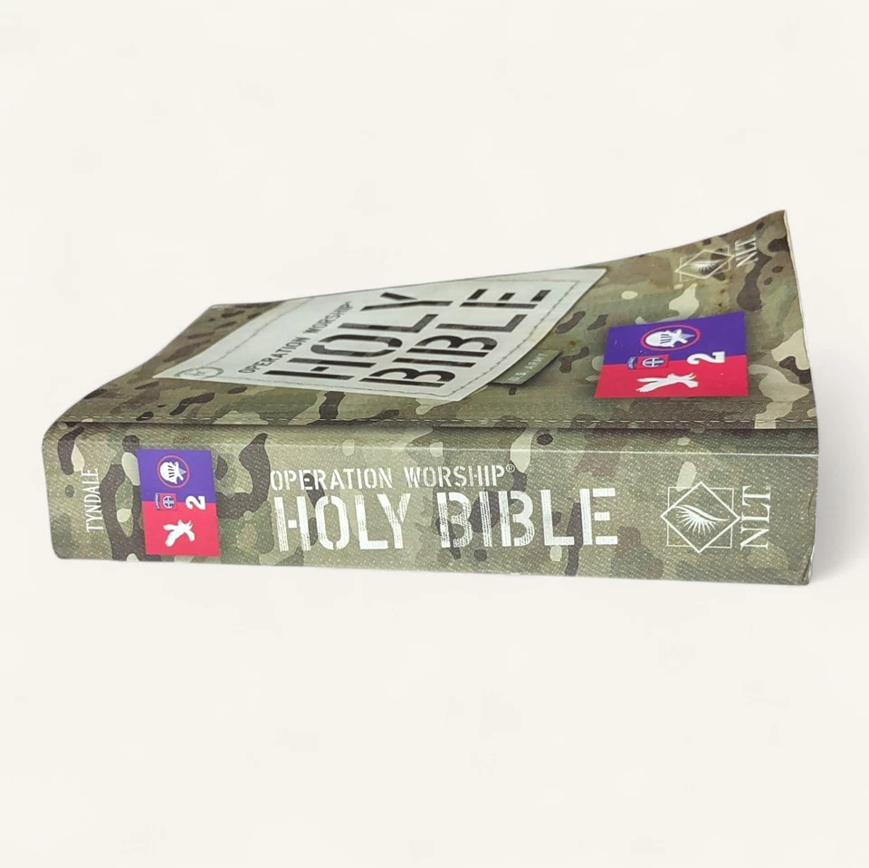 82ND AIRBORNE 2BCT EDITION MULTICAM OPERATION WORSHIP HOLY BIBLE NLT TYNDALE Foto 3 de 4