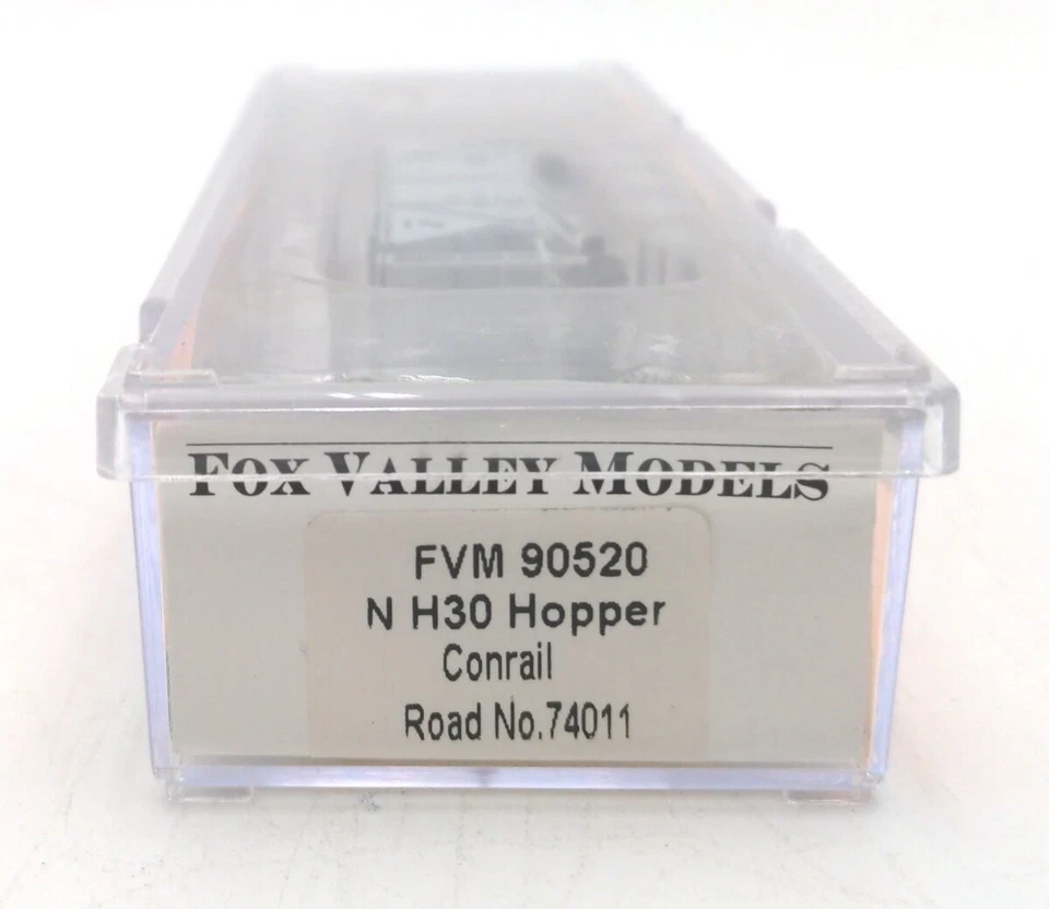 Fox Valley Models 90520 N Conrail RTR PRR Class H30 3-Bay Covered Hopper #74011 - Image 2 of 2