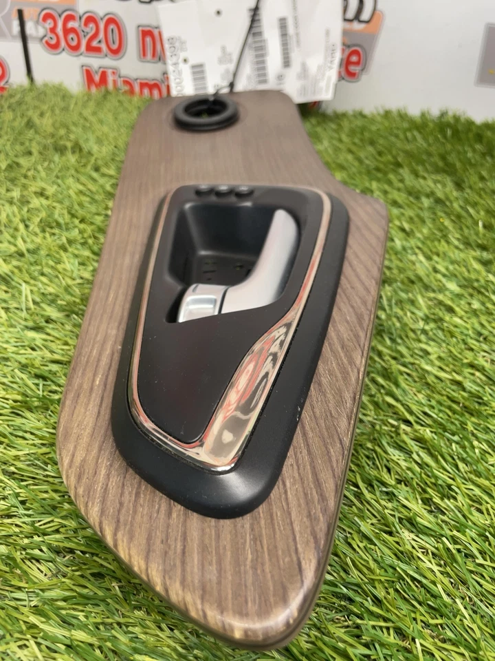 ✅ Manija de puerta interior Chrysler 200 2016 con moldura Foto 2 de 4