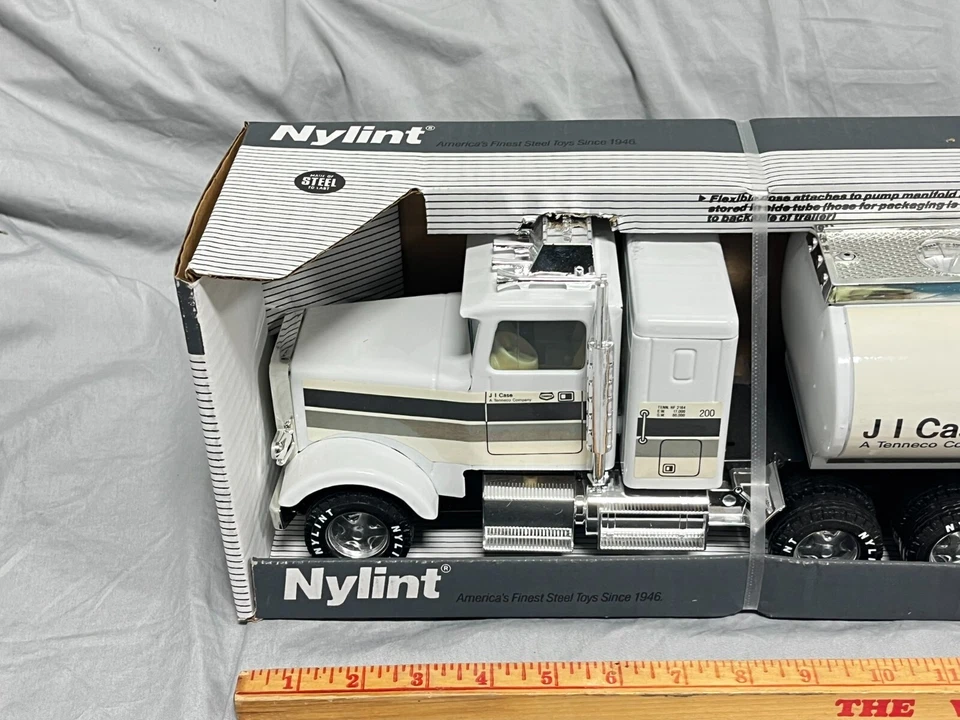 NYLINT JI CASE IH Lubricants Trans Tanker Semi Truck Pressed Steel NIB RARE! - Image 2 of 4