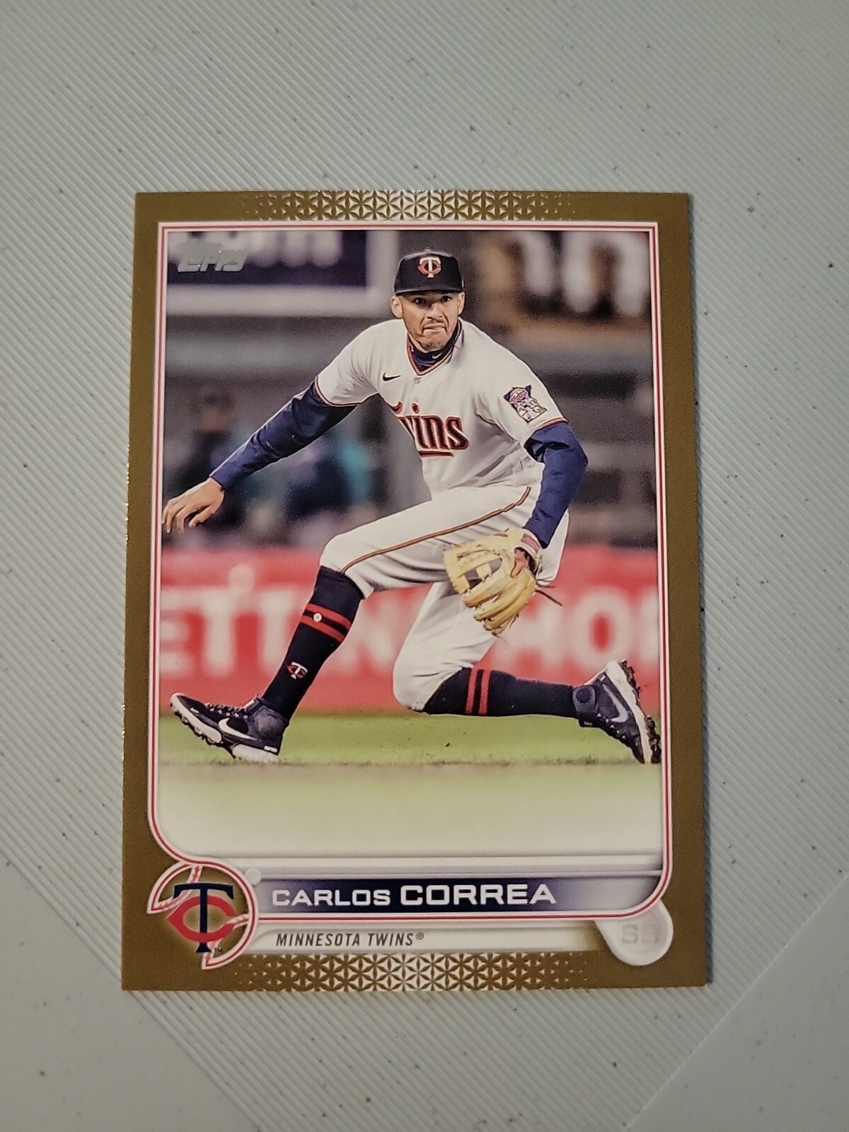 #US39 CARLOS CORREA 2022 TOPPS UPDATE SERIES GOLD PARALLEL CARD  1954/2022 C13
