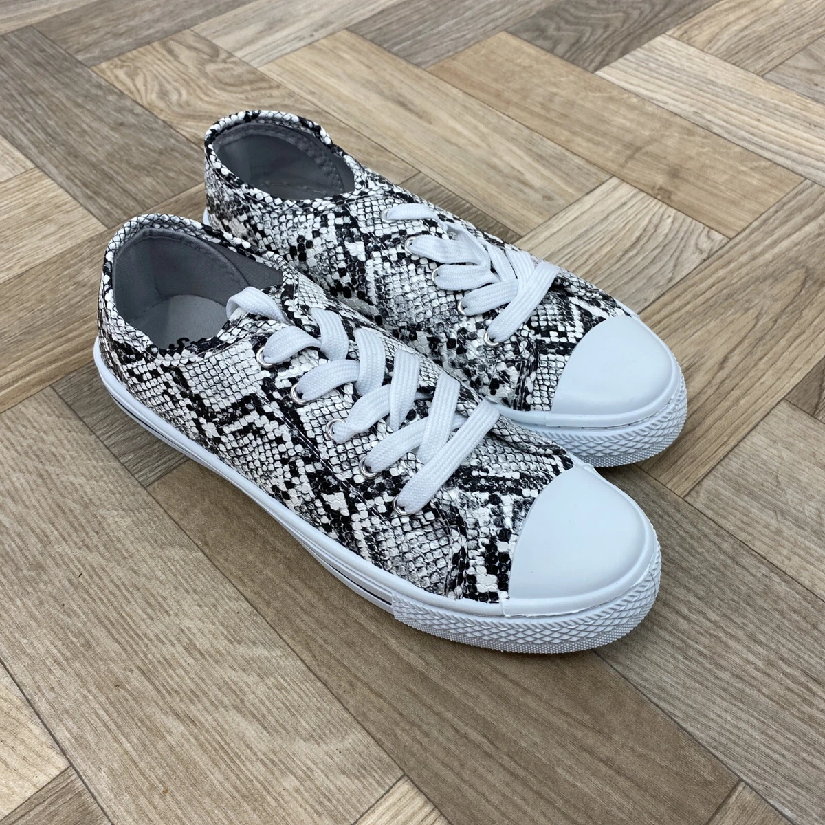 Studio trainers hot sale
