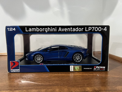 Lamborghini Aventador 1/24 LP700-4 Blue Roadster Petron 1:24 Scale NIB UNPLAYED