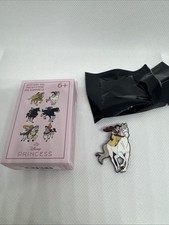 Prendedor Loungefly Disney Princesa Caballo Caja Ciega Esmalte - Blancanieves
