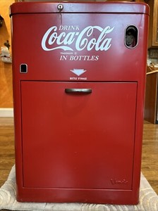 Antique Coke Machine Model A23E Exceptional Condition, Still Runs! Vendo Company