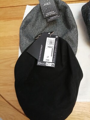 Duschfeste flache Kappen von M&S - neu mit Etikett - UVP 30 £