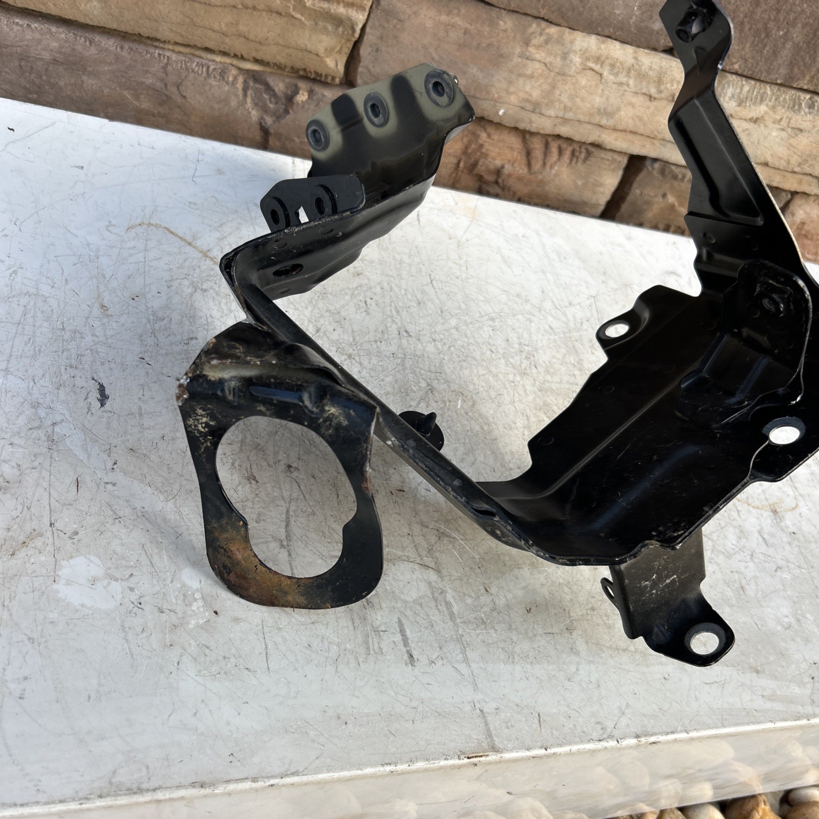 2018-Up Lamborghini Urus Strut Bracket Right Genuine OEM 4ML821132A See Photos