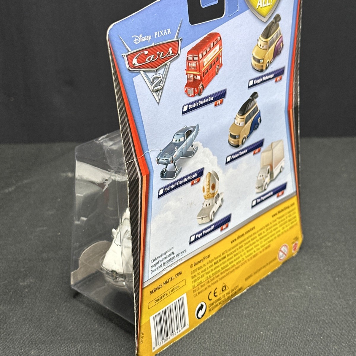 Disney Pixar Matel Cars 2 POPEMOBILE & Pope Pinion IV Deluxe