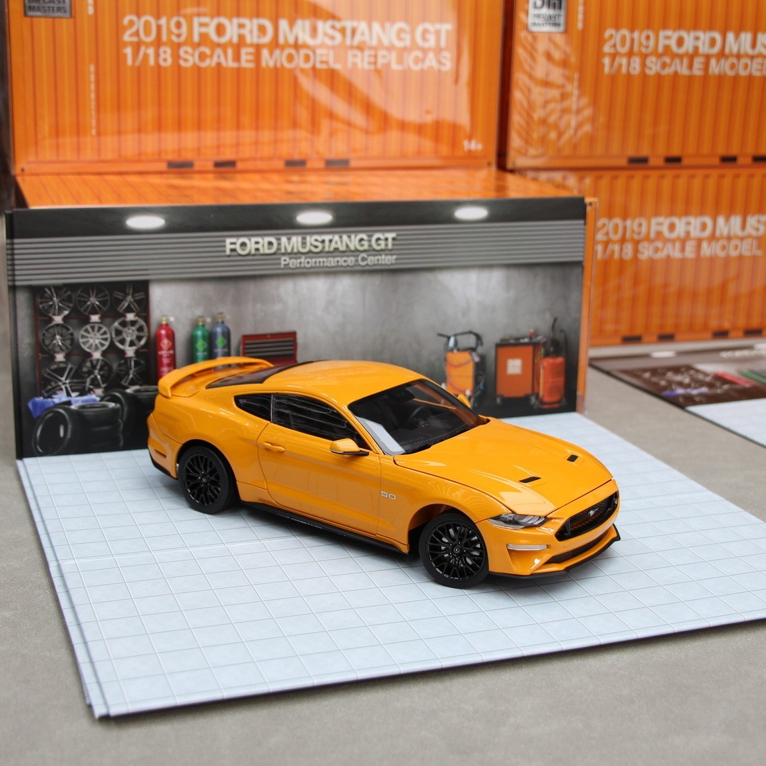 DM 1:18 2019 Ford Mustang GT Diecast Model + Wide Body Kit