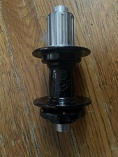 Mozzo posteriore in alluminio nero White Industries CX11 32 fori per CX