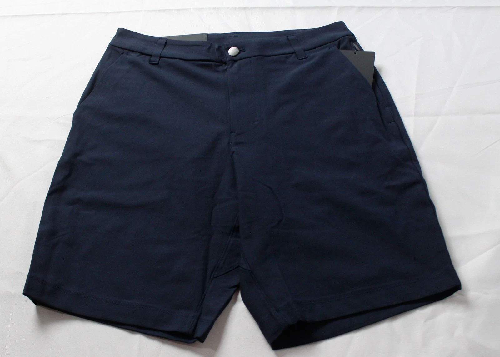 Lululemon Men's Commission Classic-Fit 9" Quick Dry Shorts AP2 Navy Size: 30
Opens in a new window o