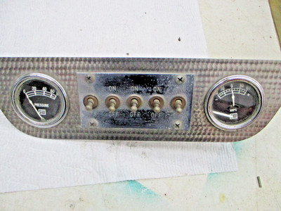 Stewart Warner Maßgefertigt Engine Turned Gauge Panel Mit Schalter 2 1/4 ''