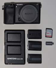 Sony  6300 (Nur Gehäuse) inkl. Zubehörpaket...
