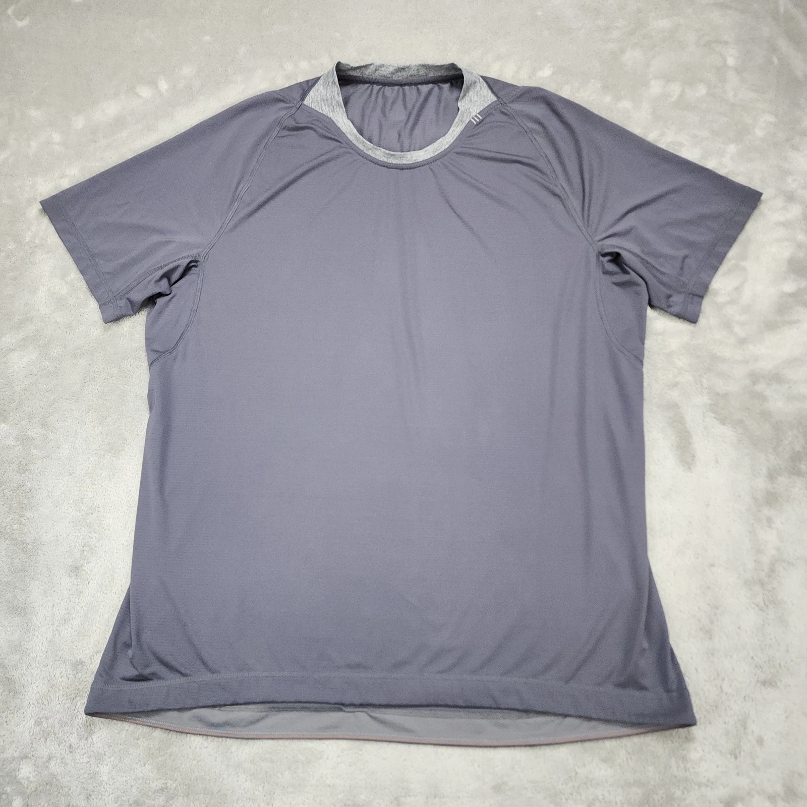 Lululemon Shirt Mens Extra Large Gray Seamless Athletic Lightweight Gym Tee