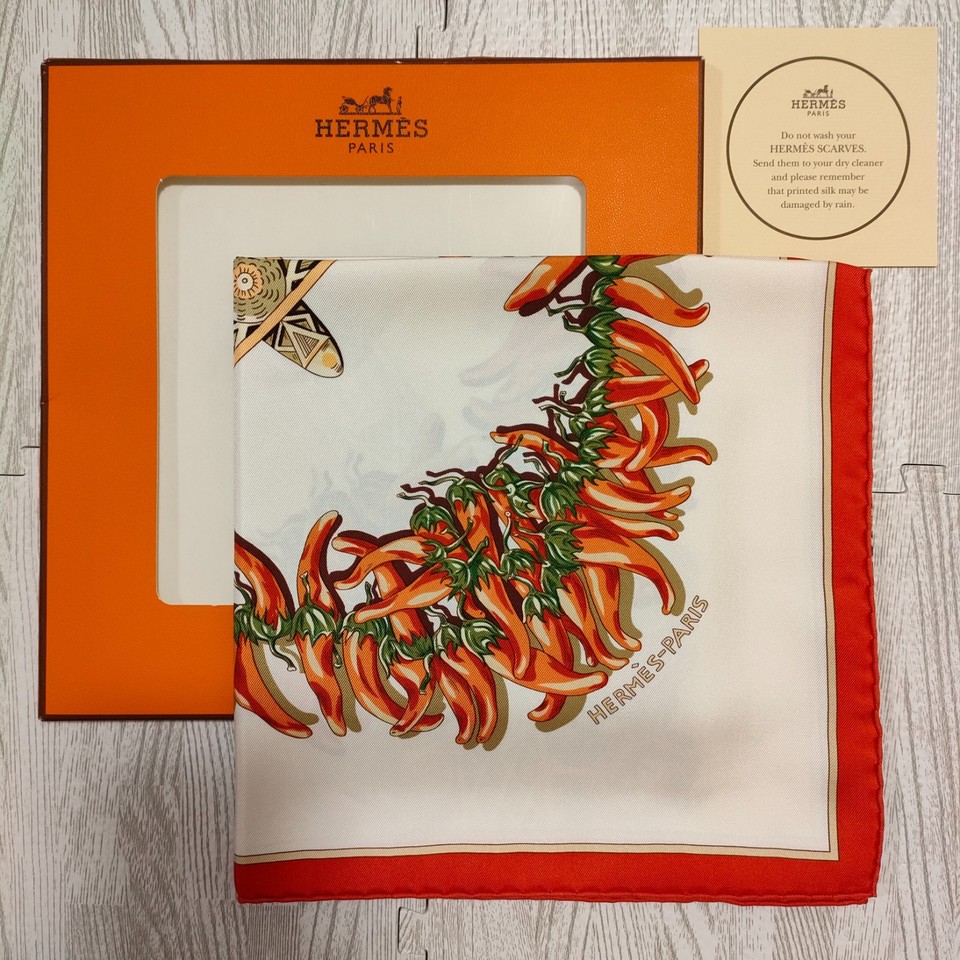 Carré Hermès Aux Pays des Épices