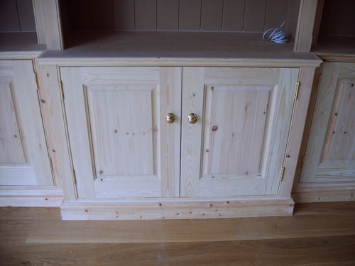 Bespoke cupboard, larder, wardrobe, cabinet doors made to order in MDF/ timber - Picture 10 of 16