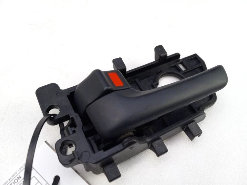 2011 - 2013 KIA FORTE REAR LEFT SIDE INTERIOR DOOR HANDLE 27565 - Image 3 of 4