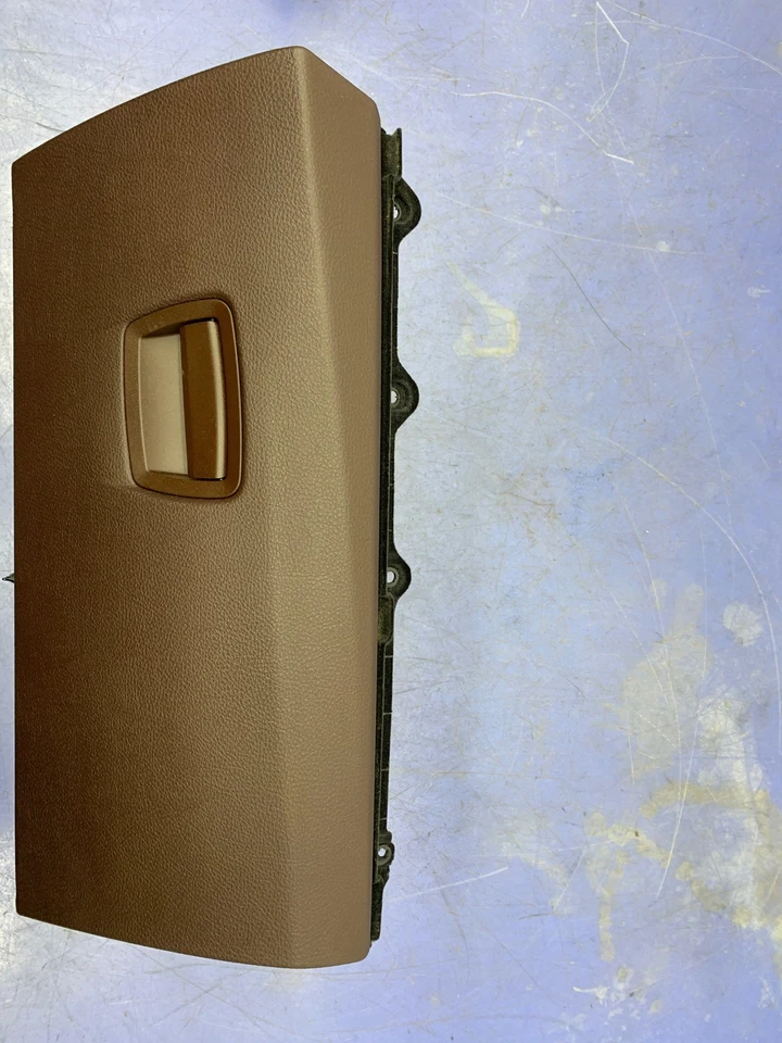 BMW 550I 2011-2016 OEM GUANTERA COMPARTIMENTO DE ALMACENAMIENTO BANDEJA DE ALMACENAMIENTO 51169166683 Foto 2 de 4