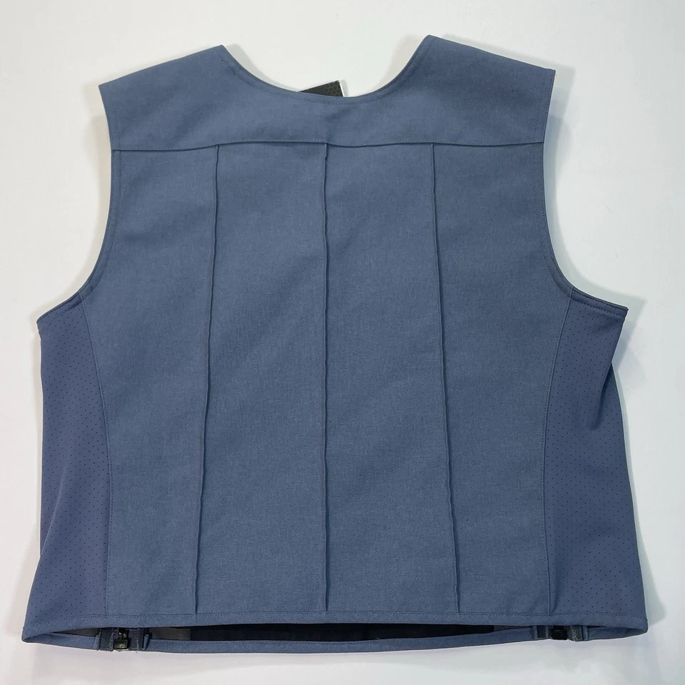 Blauer 8370 Polyester And Wool Armor Skin Vest Outer Armor Carrier Mens S/M Tall - Image 2 of 4
