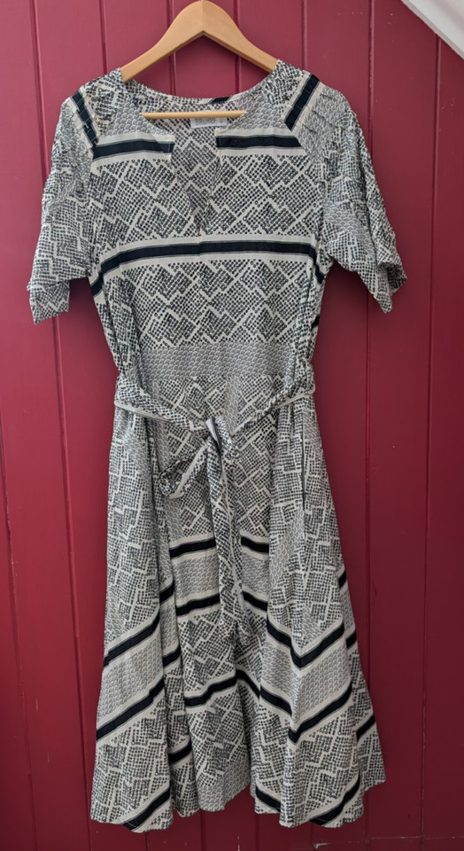 Bruno sz M black cream pattern pure cotton lined A line dress, pockets, belt