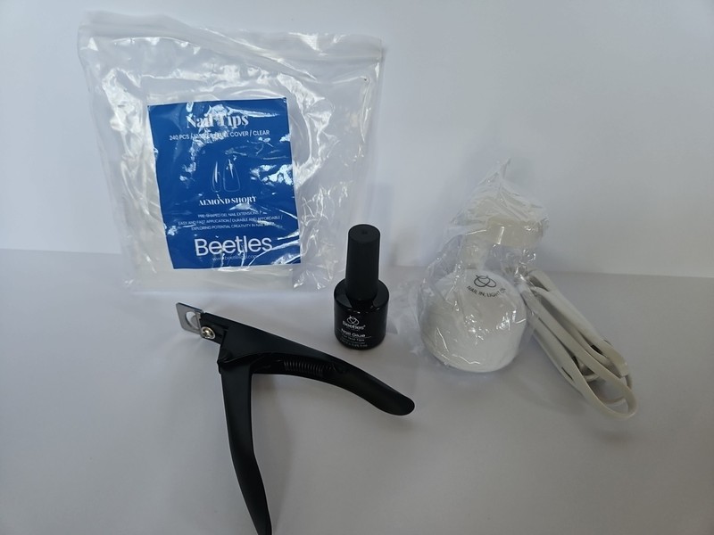 Beetles Soak Off Nail Tip + Glue & UV LED Lamp Set Almond Short Full Cover Clear