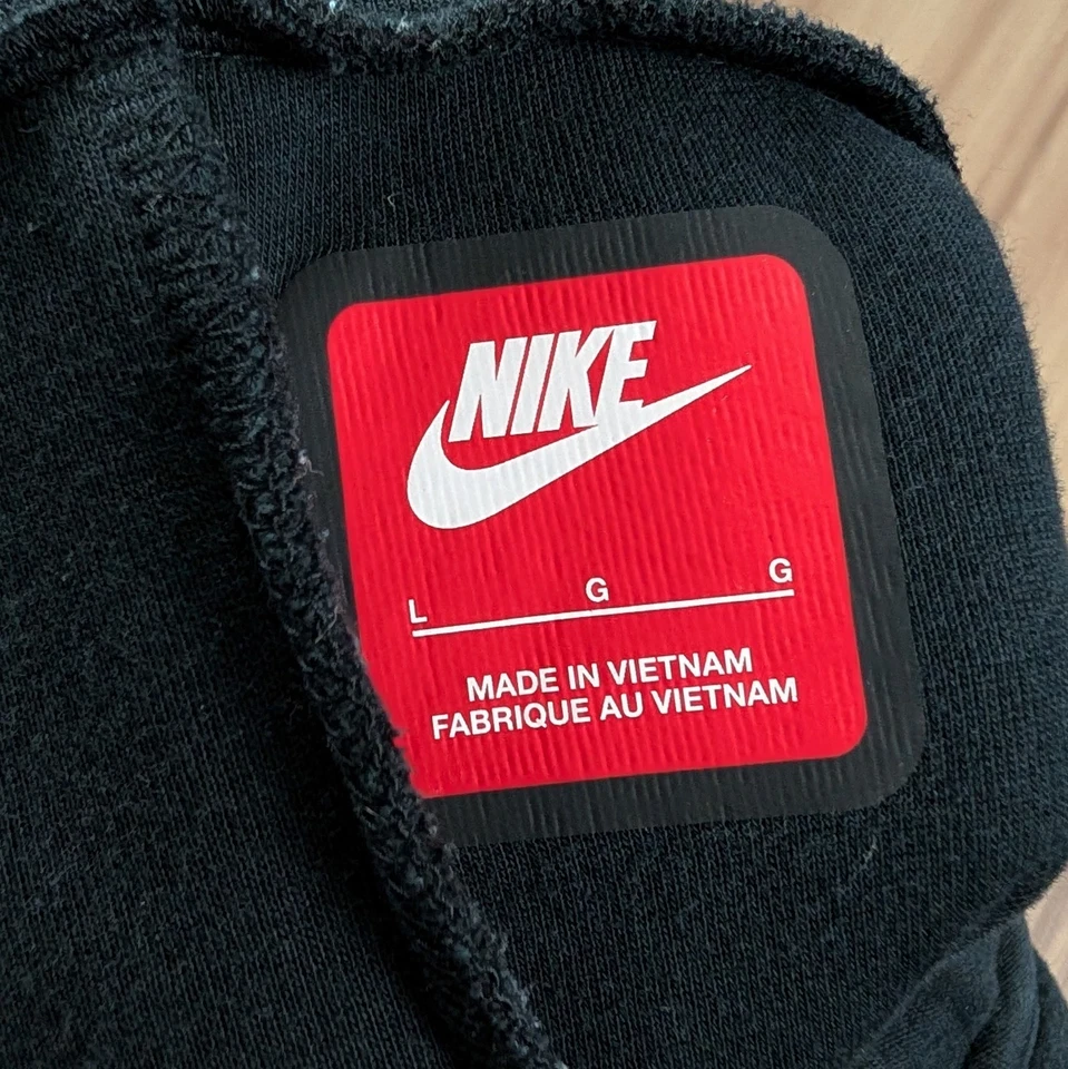 Pantalones de chándal para hombre Nike Tech polar, talla grande negros a cuadros Swoosh  Foto 3 de 4