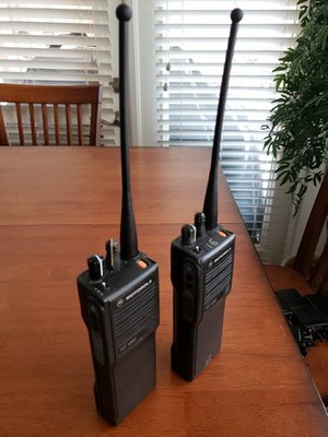 **LOOK**Motorola HT1000 UHF 2-Way Radio Walkie-Talkie H01SDC9AA3DN*Absolute SALE