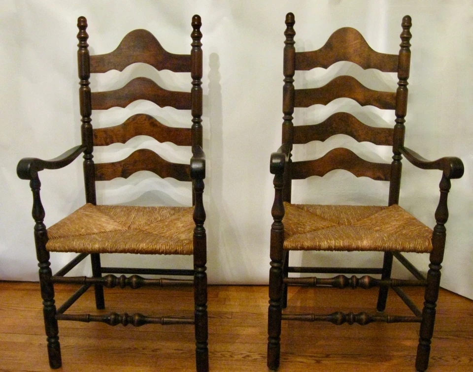 Juego c1950: sillas de comedor con respaldo de escalera de campo francés de arce, asientos apresurados - 4 lados, 2 brazos Foto 3 de 4