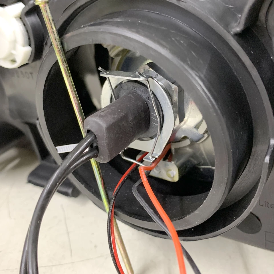 Fits Mitsubishi Mirage 98-01 Sedan Guide LED Angel-Eye HID V2 Headlight BK LHD - Image 4 of 4