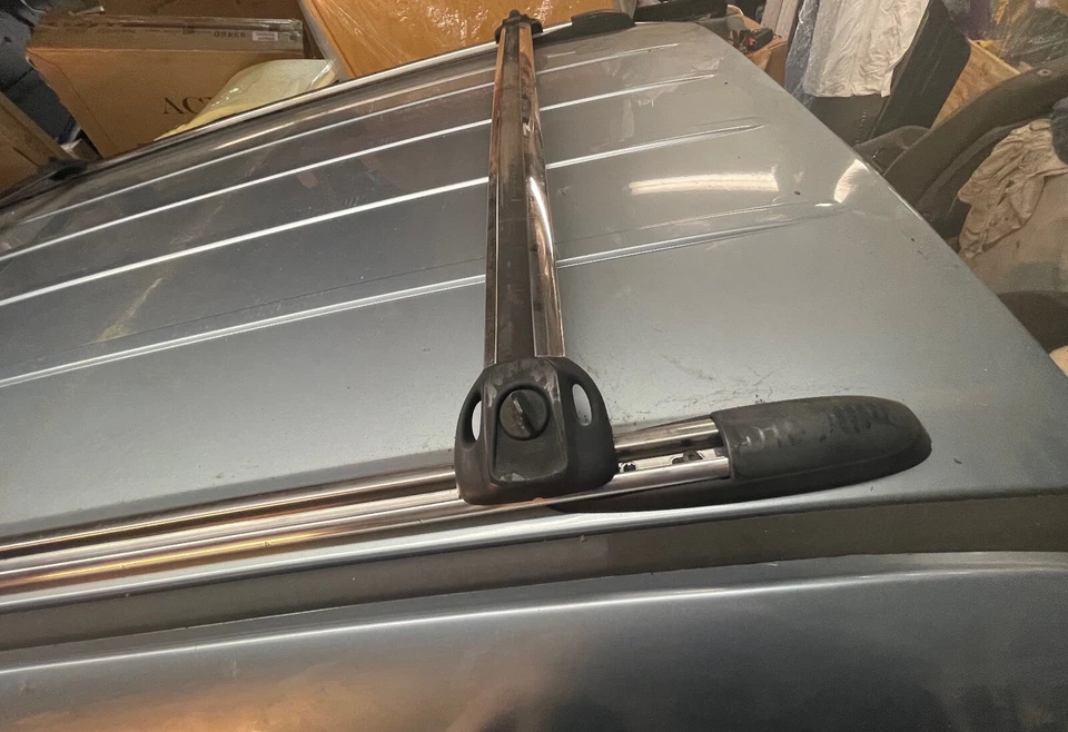 CHRYSLER OEM PORTAEQUIPAJES RIELES DE CARGA 65" largo CROMO Dodge Jeep Caravana Durango NJ Foto 3 de 4