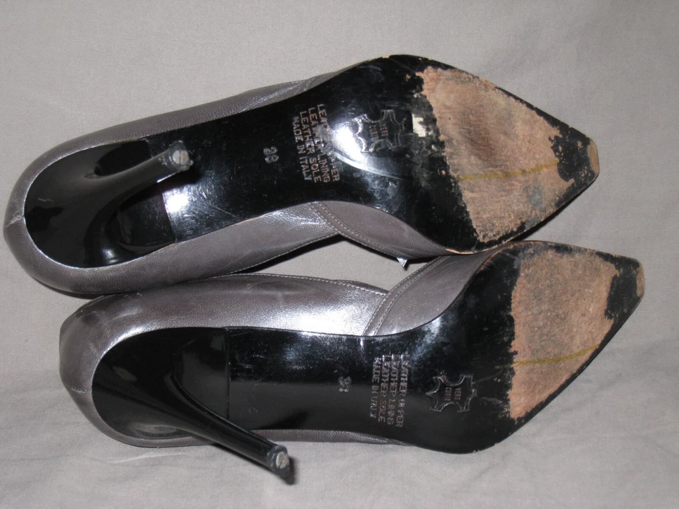 Bombas vintage Rodolphe Menudier Paris biqueira. Couro cinza. Tamanho 38EU/7US - Imagem 4 de 4