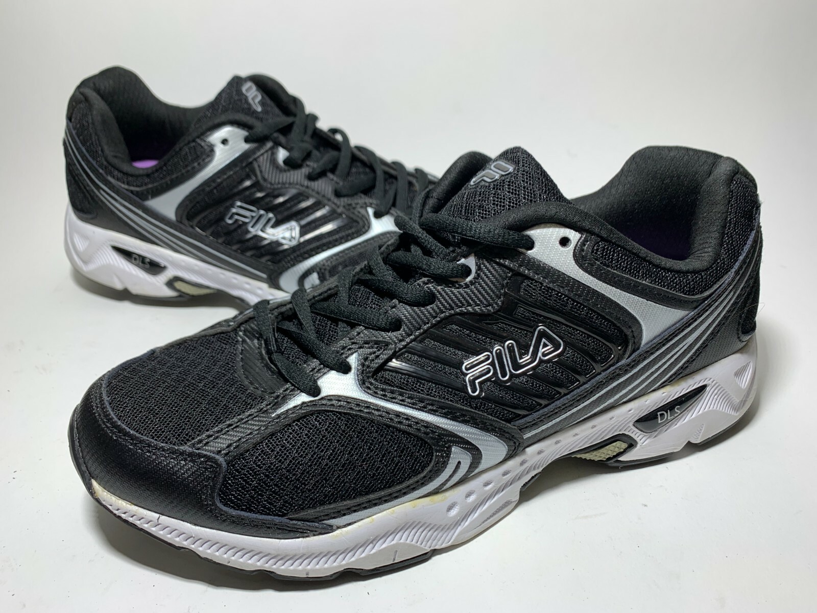 USED Fila Men's Sneakers Running Shoes 