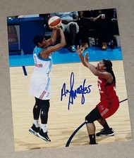 ANGEL MCCOUGHTRY SIGNED PHOTO BASKETBALL 8 X 10 AUTOGRAPHED PHOTO WNBA
