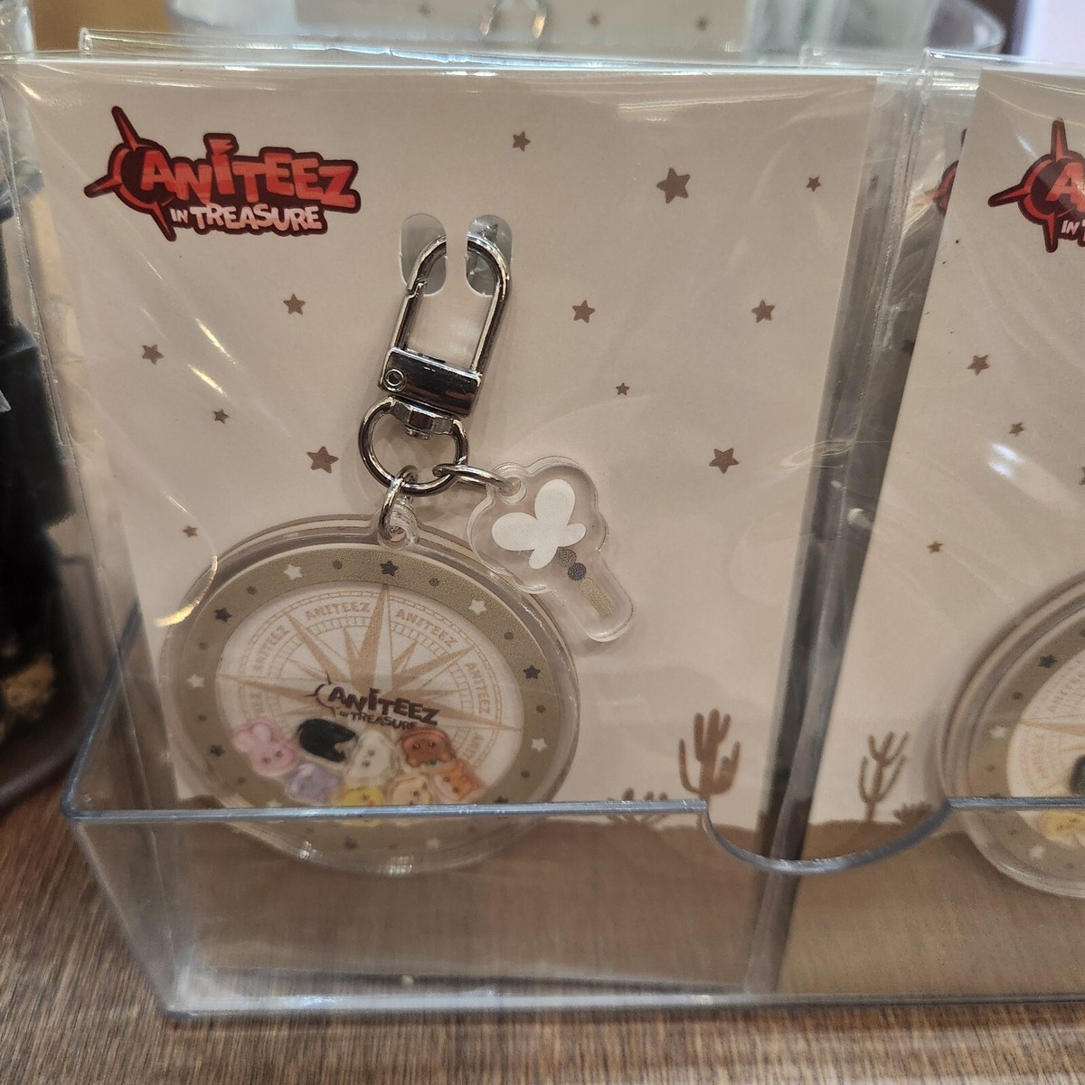 ATEEZ SHAKER KEYRING POPUP ANITEEZ IN TREASURE | eBay