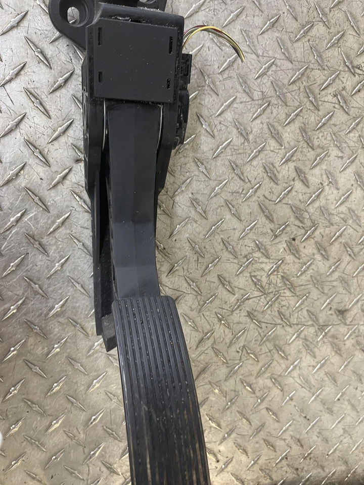 07-12 Mercedes GL450 GL550 GL350 X164 Accelerator Gas Throttle Sensor Pedal OEM - Image 3 of 4