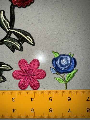 SET Of 6 Embroidered Flower Patches, Sew on/Iron on Patches - Picture 4 of 4