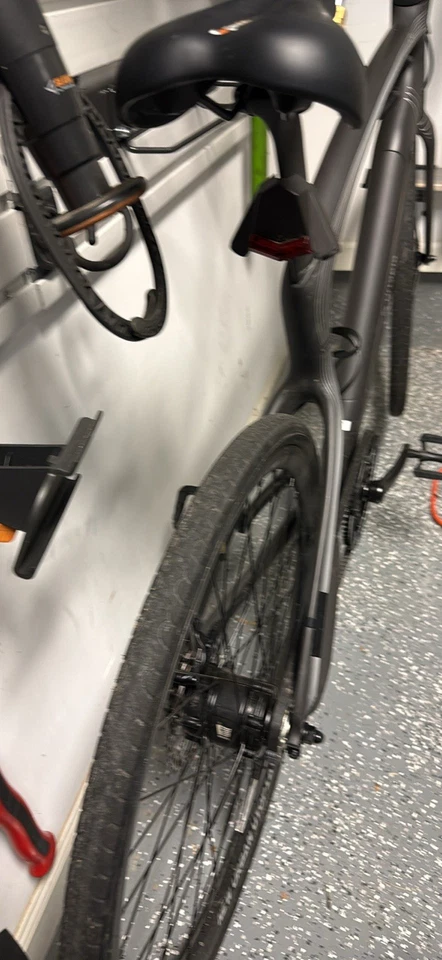 Urtopia Carbon e-Bike - Image 2 of 4