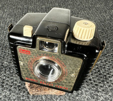   KODAK Brownie Bullet Camera - 1950's Camera VIDEO   Working Shutter  346