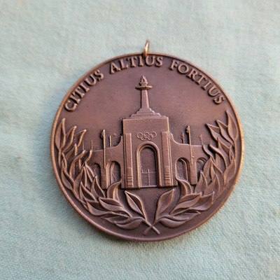 LA OLYMPICS 1984 Citius Altius Fortius Volunteer Medal Pendant XXIII OLYMPIAD