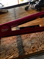 GVP 1 Inch Ceramic Straightening Iron Model 264836 Flat Iron Pink  0172