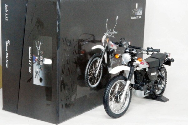 Minichamps 1/12 scale miniature car Yamaha XT500 1986 dark blue